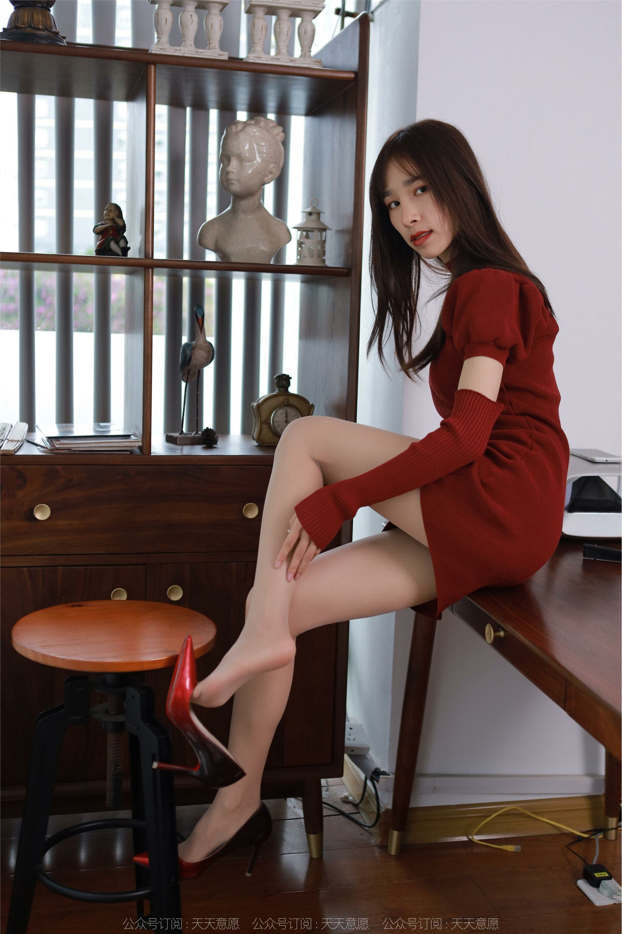 IESS异思趣向 2022.03.17 丝享家1031：美子《新年红底高跟》